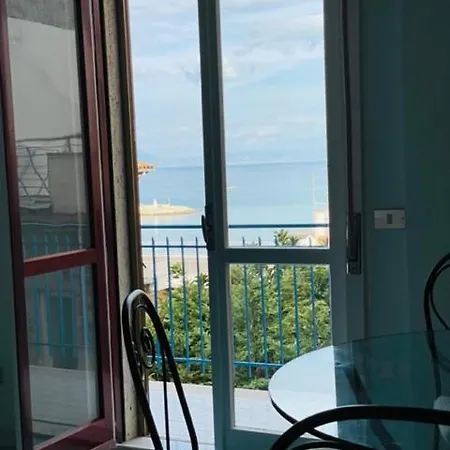 Azzurra Apartment